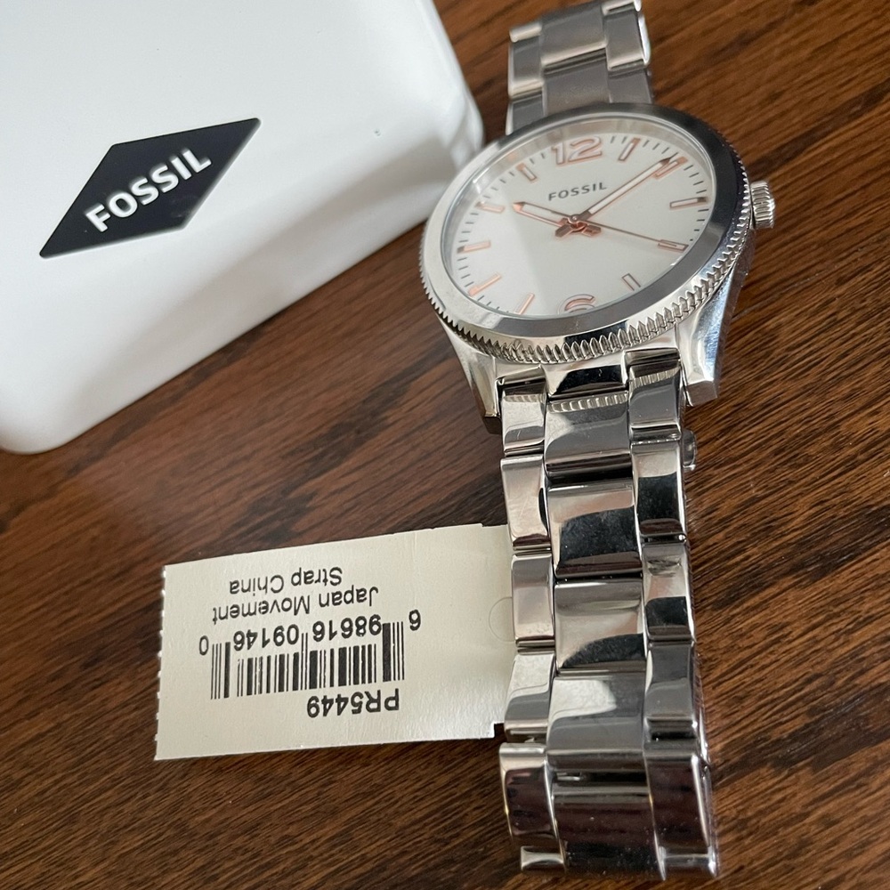 FOSSIL WATCH; PR5449 New with Tag